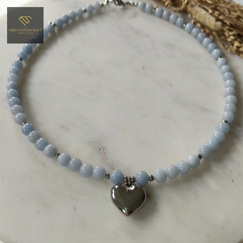 naszyjnik-z-kamieni-naturalnych-angelit-handmade-zbliżenie-na-kamienie