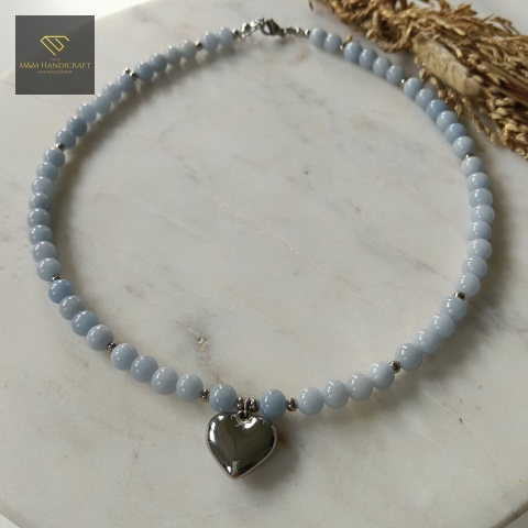 naszyjnik-z-kamieni-naturalnych-angelit-handmade-zbliżenie-na-zawieszkę