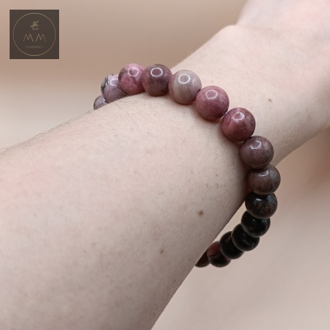 bransoletka-z-kamieni-naturalnych-rodonit-handmade-na-nadgarstku