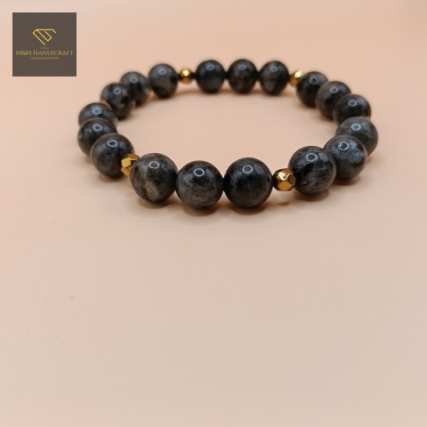 bransoletka-z-kamieni-naturalnych-labradoryt-handmade-zbliżenie-na-kamienie