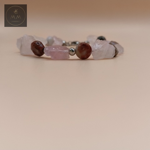 bransoletka-z-kamieni-naturalnych-kwarc-różowy-i-jadeit-brązowy-handmade-zbliżenie-na-kamienie