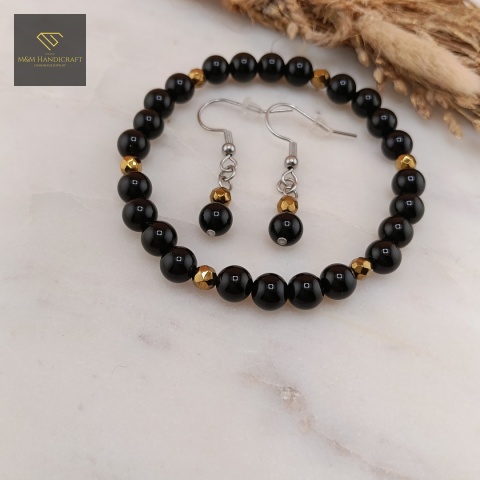 zestaw-biżuterii-z-kamieni-naturalnych-onyks-i-hematyt-handmade-zbliżenie