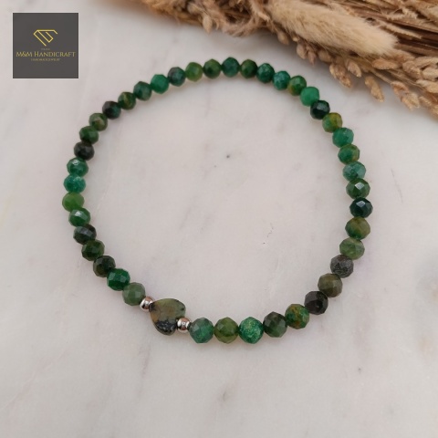 bransoletka-SERCE-AFRYKI-z-kamieni-naturalnych-jadeit-i-turkus-afrykański-handmade-zbliżenie