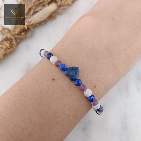 bransoletka-SZEPT-INTUICJI-z-kamieni-naturalnych-kamień-księżycowy-ametyst-lapis-lazuli-handmade-na-nadgarstku