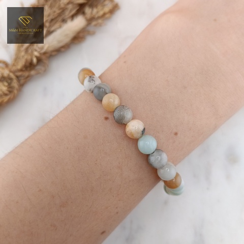bransoletka-z-kamieni-naturalnych-amazonit-handmade-na-nadgarstku
