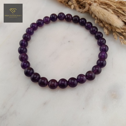 bransoletka-z-kamieni-naturalnych-ametyst-handmade-zbliżenie-na-kamienie