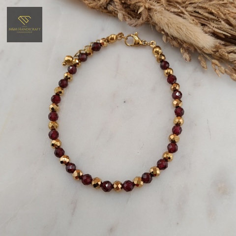 bransoletka-z-kamieni-naturalnych-granat-i-hematyt-handmade-zbliżenie