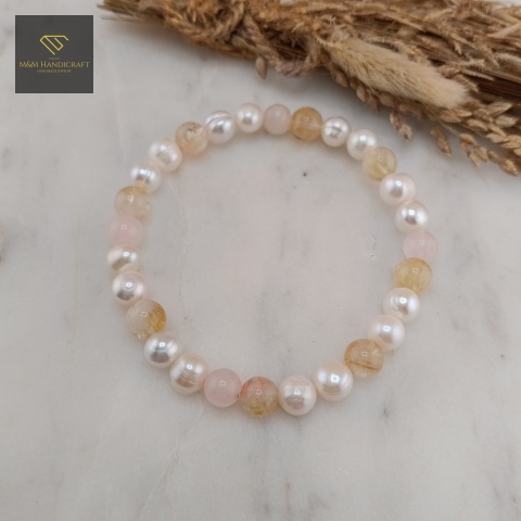 bransoletka-z-kamieni-naturalnych-kwarc-różowy-i-cytryn-i-perły-naturalne-handmade-zbliżenie
