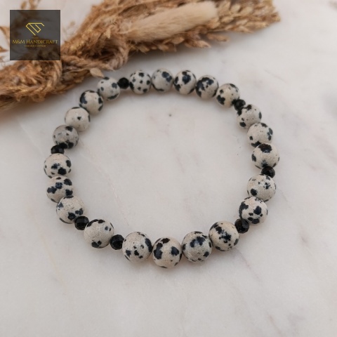 bransoletka-z-kamieni-naturalnych-jaspis-dalmatyński-i-czarny-turmalin-handmade-zbliżenie