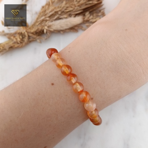 bransoletka-z-kamieni-naturalnych-karneol-handmade-na-nadgarstku