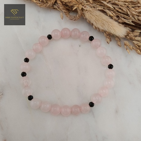 bransoletka-z-kamieni-naturalnych-kwarc-różowy-i-czarny-turmalin-handmade-zbliżenie