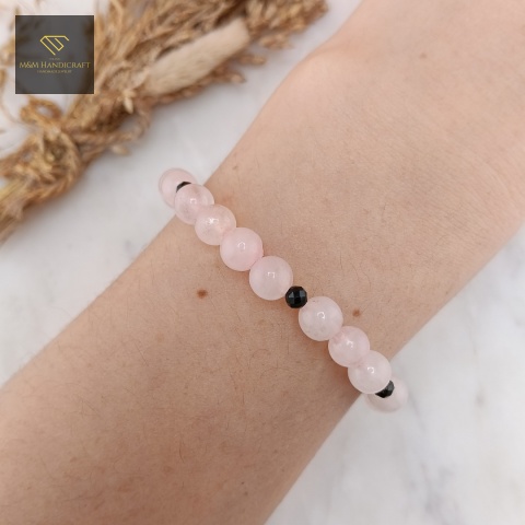 bransoletka-z-kamieni-naturalnych-kwarc-różowy-i-czarny-turmalin-handmade-na-nadgarstku
