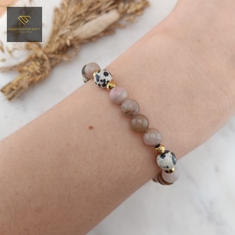 bransoletka-z-kamieni-naturalnych-rodonit-jaspis-dalmatyński-i-hematyt-handmade-na-nadgarstku