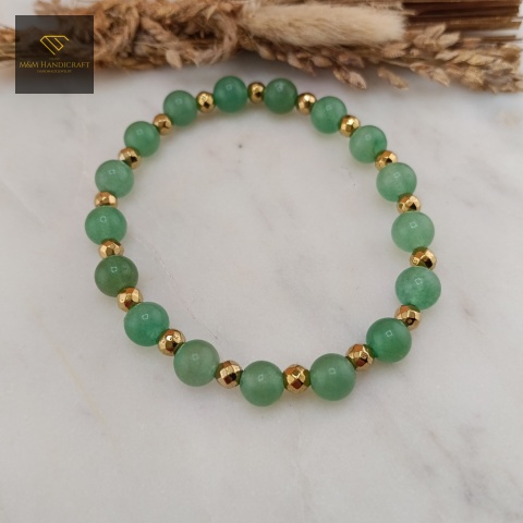 bransoletka-z-kamieni-naturalnych-awenturyn-zielony-i-hematyt-handmade-zbliżenie-na-kamienie