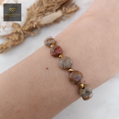 bransoletka-z-kamieni-naturalnych-jadeit-brązowy-i-hematyt-handmade-na-nadgarstku