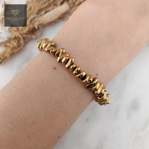 bransoletka-z-kamieni-naturalnych-hematyt-sieczka-handmade-na-nadgarstku