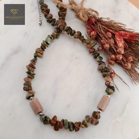 naszyjnik-Spacer-Po-Lesie-z-kamieni-naturalnych-riolit-rodonit-handmade