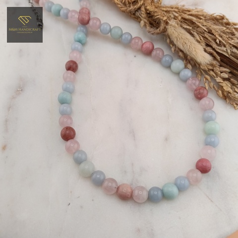 naszyjnik-Sweetie-z-kamieni-naturalnych-kwarc-różowy-angelit-rodonit-amazonit-handmade-zbliżenie-na-kamienie