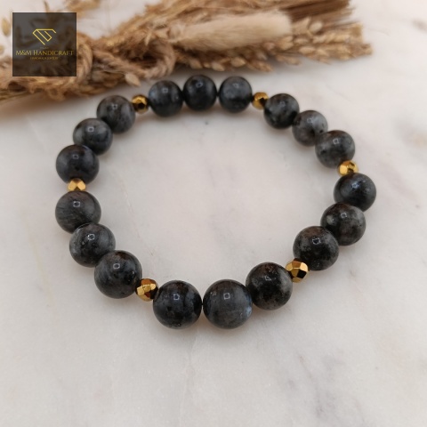 bransoletka-z-kamieni-naturalnych-labradoryt-handmade-zbliżenie-na-kamienie