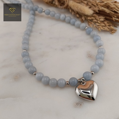 naszyjnik-z-kamieni-naturalnych-angelit-handmade-zbliżenie-na-kamienie