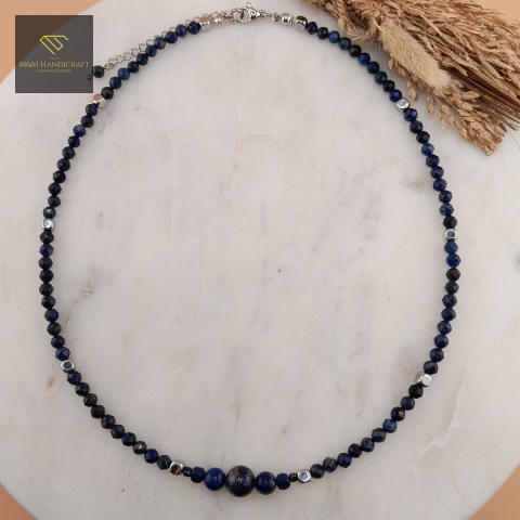 naszyjnik-Tajemnica-Nieboskłonu-z-kamieni-naturalnych-lapis-lazuli-hematyt-handmade-rzut-z-góry